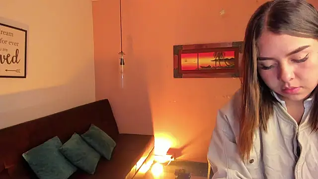 Snapshot of ArianaBaker chatting on 10, 11, 2025 ArianaBaker online show from 10, 11, 2025