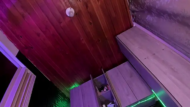 LaureenHills online show from 9, 4, 2026