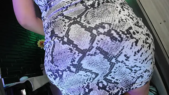 LaureenHills online show from 14, 4, 2026