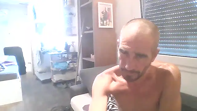 Snapshot of Pourquoipas chatting on 15, 7, 2026 Pourquoipas online show from 15, 7, 2026