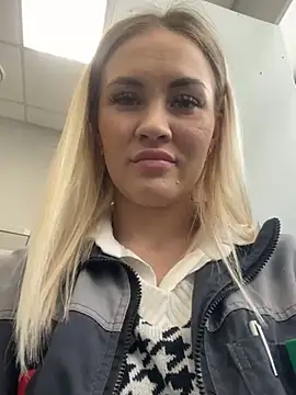 DreamGirl-777 online show from 18, 2, 2025