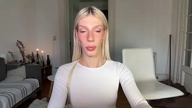 Snapshot of AliceSnowCatt chatting on 9, 5, 2026 AliceSnowCatt online show from 9, 5, 2026