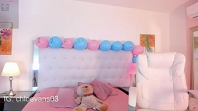 Chloe evans   online show from 19, 9, 2025