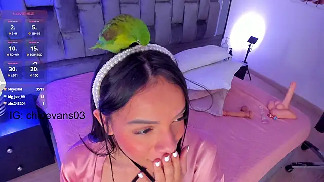 Chloe evans   online show from 7, 3, 2025