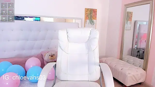 Chloe evans   online show from 18, 9, 2025