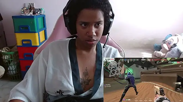 TiffanyRoouse online show from 2, 11, 2025