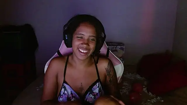 TiffanyRoouse online show from 14, 2, 2025