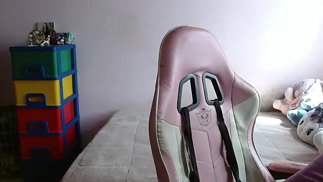 TiffanyRoouse online show from 8, 11, 2025