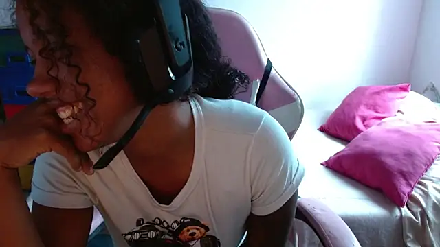 TiffanyRoouse online show from 11, 2, 2025