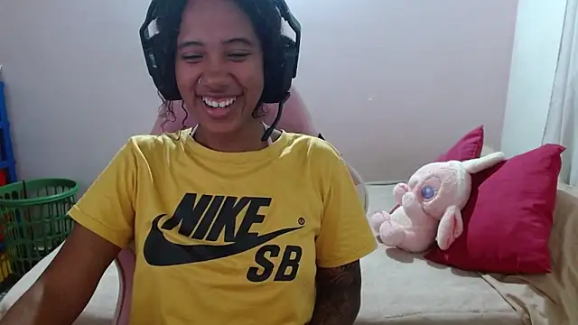 TiffanyRoouse online show from 17, 3, 2025