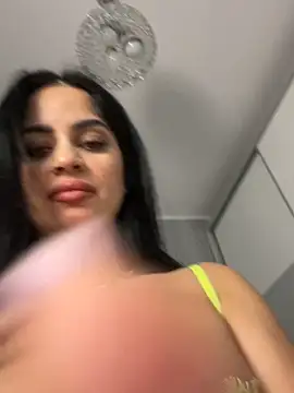  adelle online show from 4, 3, 2026