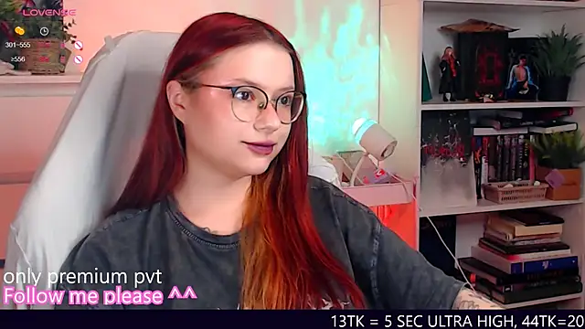 Snapshot of me__hanna chatting on 18, 11, 2025 me hanna online show from 18, 11, 2025