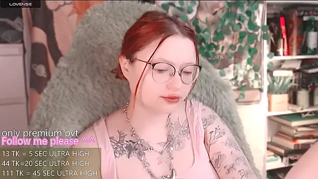 Snapshot of me__hanna chatting on 24, 5, 2026 me hanna online show from 24, 5, 2026