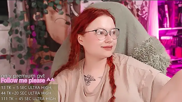 Snapshot of me__hanna chatting on 17, 6, 2026 me hanna online show from 17, 6, 2026