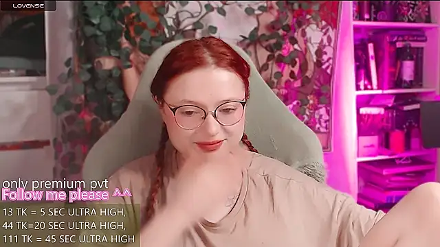 Snapshot of me__hanna chatting on 21, 6, 2026 me hanna online show from 21, 6, 2026