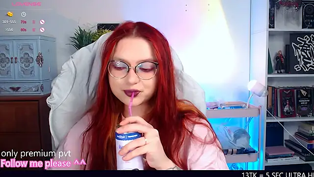 Snapshot of me__hanna chatting on 29, 10, 2025 me hanna online show from 29, 10, 2025