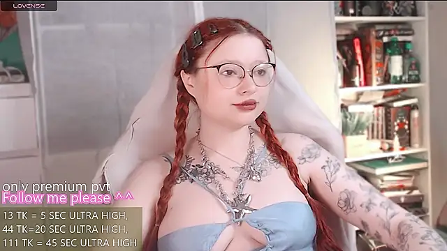 Snapshot of me__hanna chatting on 6, 5, 2026 me hanna online show from 6, 5, 2026
