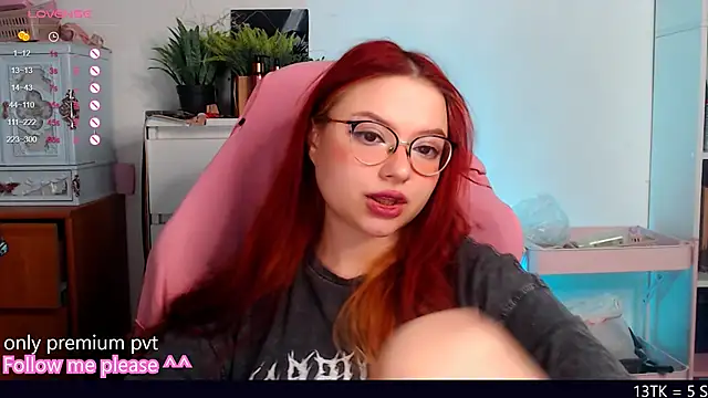 Snapshot of me__hanna chatting on 10, 11, 2025 me hanna online show from 10, 11, 2025