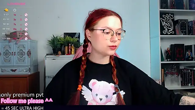 Snapshot of me__hanna chatting on 6, 11, 2025 me hanna online show from 6, 11, 2025