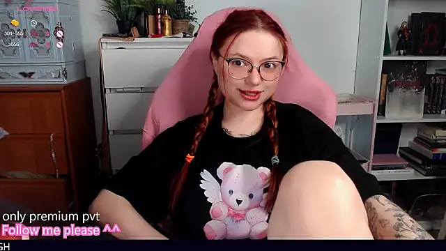 Snapshot of me__hanna chatting on 5, 11, 2025 me hanna online show from 5, 11, 2025