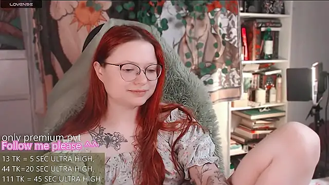 Snapshot of me__hanna chatting on 21, 5, 2026 me hanna online show from 21, 5, 2026