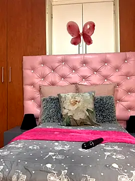 Snapshot of VeryGoodBadGirl1 chatting on 30, 11, 2025 VeryGoodBadGirl1 online show from 30, 11, 2025