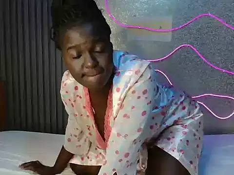 Tyra sofi online show from 4, 10, 2025