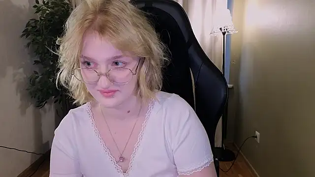 ELLIEJAY online show from 6, 3, 2026