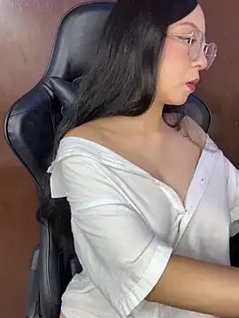 snow girl04 online show from 30, 9, 2025