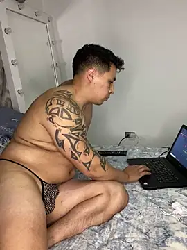 Snapshot of milangym127 chatting on 8, 12, 2024 milangym127 online show from 8, 12, 2024