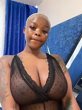 Snapshot of SexxyLunar chatting on 13, 6, 2026 SexxyLunar online show from 13, 6, 2026