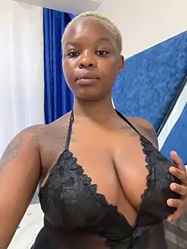 Snapshot of SexxyLunar chatting on 16, 6, 2026 SexxyLunar online show from 16, 6, 2026
