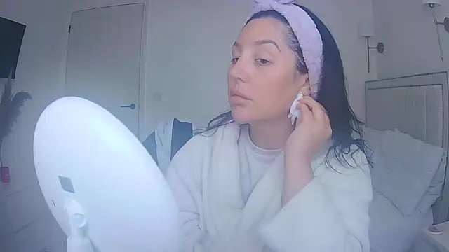 Snapshot of magical_mia chatting on 12, 5, 2026 magical mia online show from 12, 5, 2026