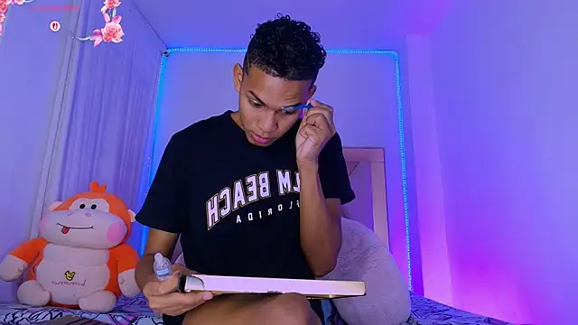 Snapshot of dilan_alfonzo chatting on 8, 7, 2026 dilan alfonzo online show from 8, 7, 2026