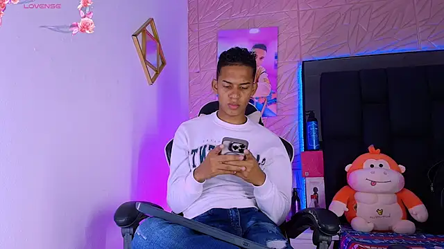 Snapshot of dilan_alfonzo chatting on 27, 5, 2026 dilan alfonzo online show from 27, 5, 2026