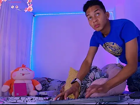 Snapshot of dilan_alfonzo chatting on 25, 6, 2026 dilan alfonzo online show from 25, 6, 2026