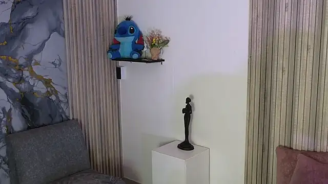 Snapshot of LissaWiild chatting on 17, 10, 2025 LissaWiild online show from 17, 10, 2025