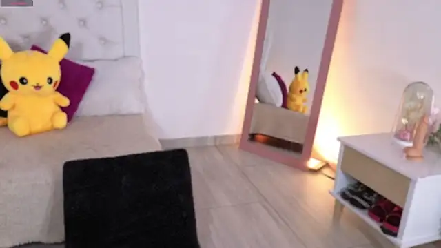 little kawaiigirl  online show from 8, 1, 2026