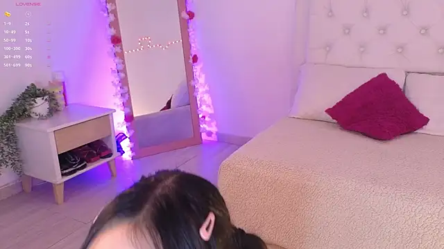 Snapshot of little_kawaiigirl_ chatting on 2, 5, 2026 little kawaiigirl online show from 2, 5, 2026