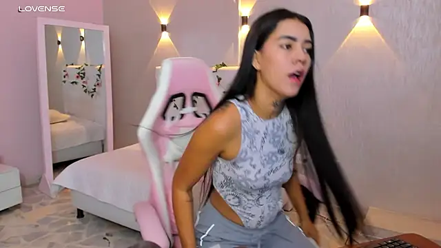 miagomezweb1 online show from 8, 2, 2025
