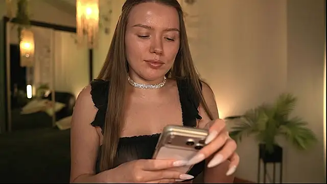 DaisyStacey online show from 19, 6, 2026