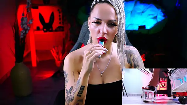 MonicaMaxwel online show from 25, 2, 2025