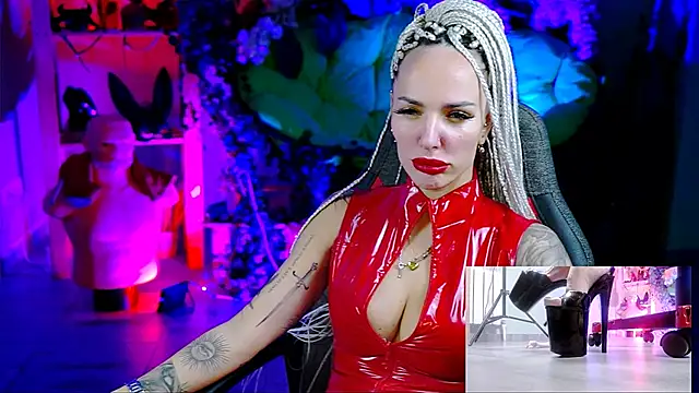 MonicaMaxwel online show from 17, 11, 2025