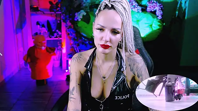 MonicaMaxwel online show from 2, 12, 2025