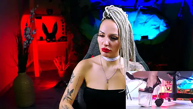 MonicaMaxwel online show from 25, 2, 2025
