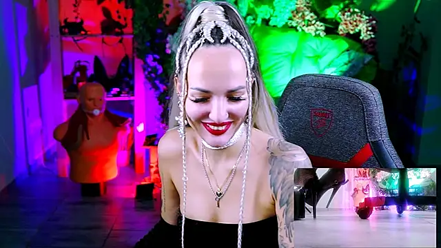 MonicaMaxwel online show from 1, 11, 2025