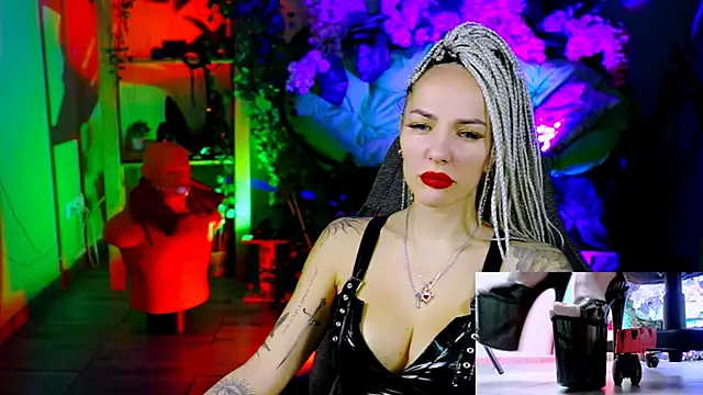 MonicaMaxwel online show from 12, 1, 2026