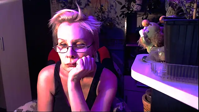 Snapshot of HelgaHimmell chatting on 25, 5, 2026 HelgaHimmell online show from 25, 5, 2026