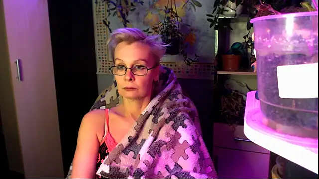 Snapshot of HelgaHimmell chatting on 6, 5, 2026 HelgaHimmell online show from 6, 5, 2026