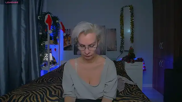 HelgaHimmell online show from 5, 1, 2025